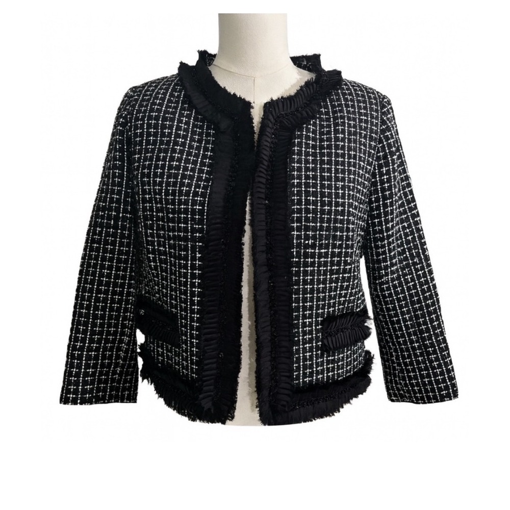 Forever 21 Black & White Tweed Ruffle-Trim Jacket Size Medium – Gorgeous Details